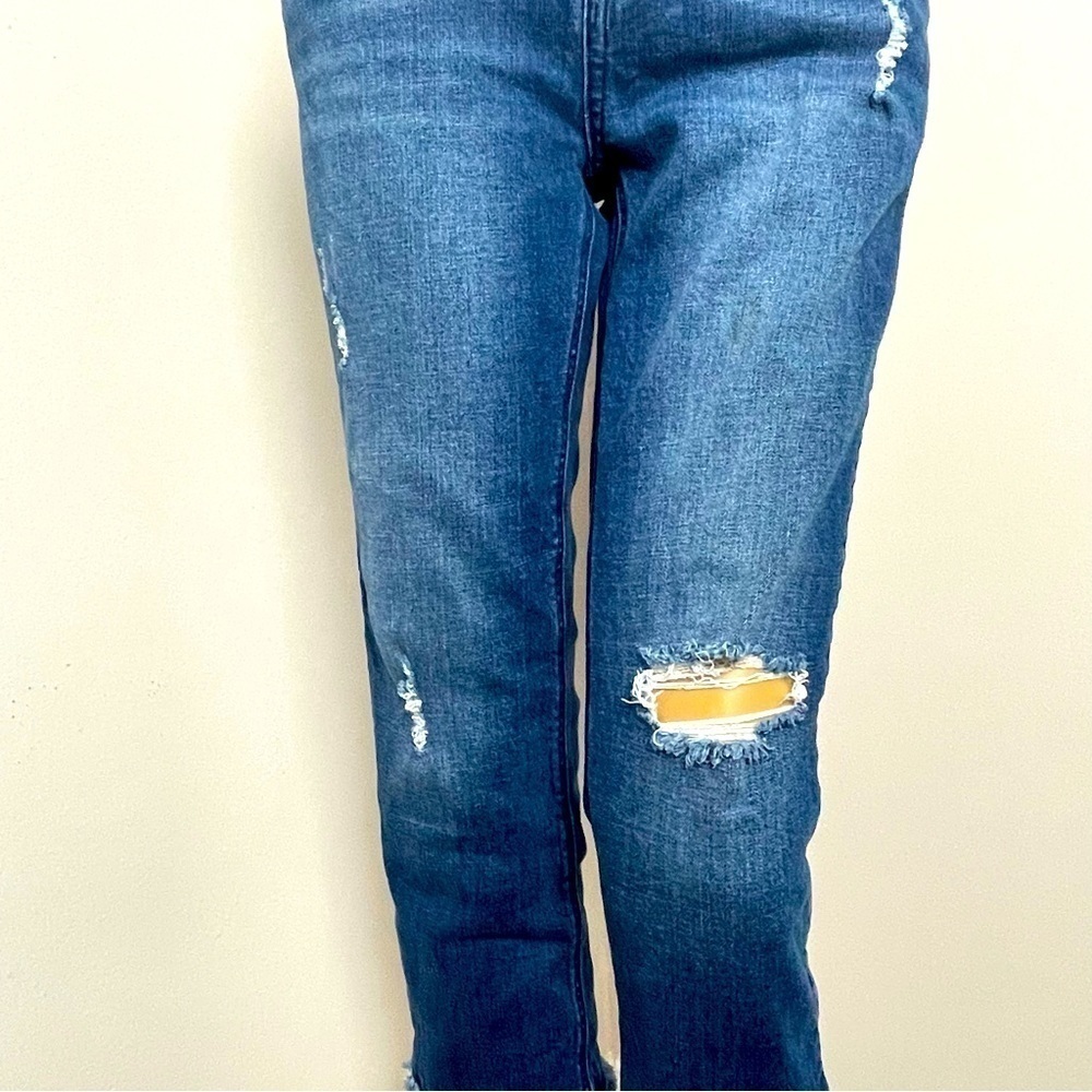 Kensie Jeans Cropped Distressed Fringe Hem – Size 8 - Picture 4 of 13